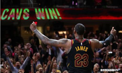  湖人险胜热火，詹姆斯生涯总分破四万  