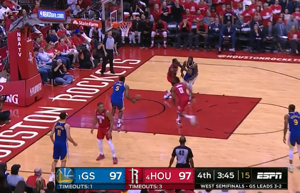  圣埃蒂安定位球防守漏人，致命失误导致主场落败