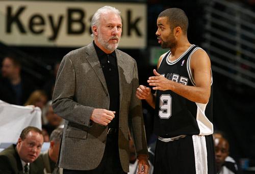  默里关键三分稳定军心，老鹰险胜黄蜂守住东部附加赛席位